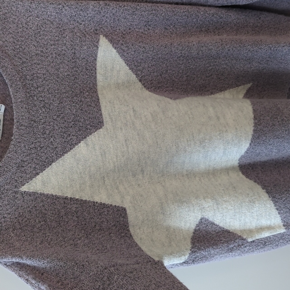 Sweater with star design - Picture 2 of 5